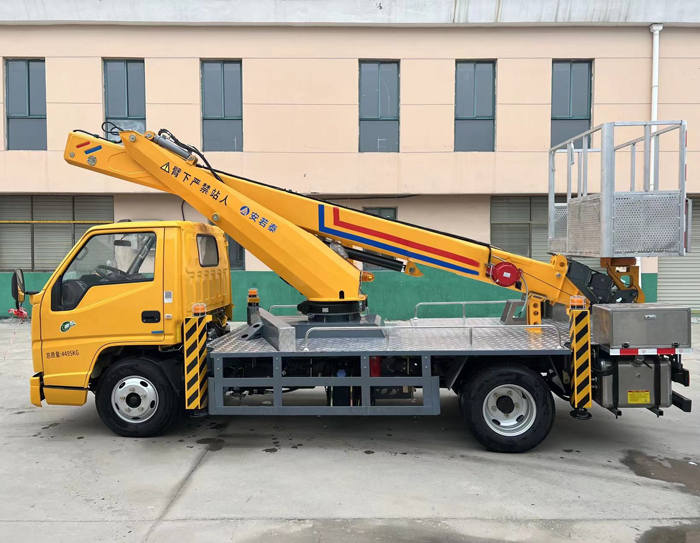 高空作業車